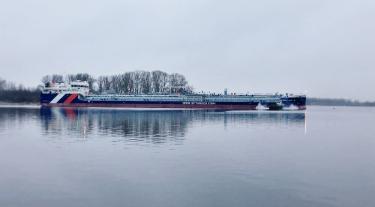 Завод «Красное Сормово» передал заказчику танкер-химовоз «Балт Флот 18»